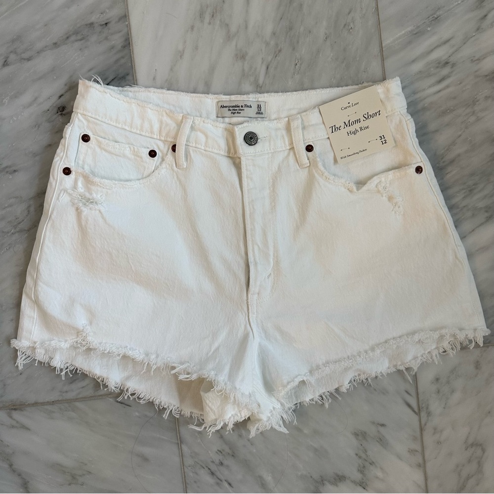 NWT Abercrombie Curve Love Mom High Rise Short - White - Sz 31